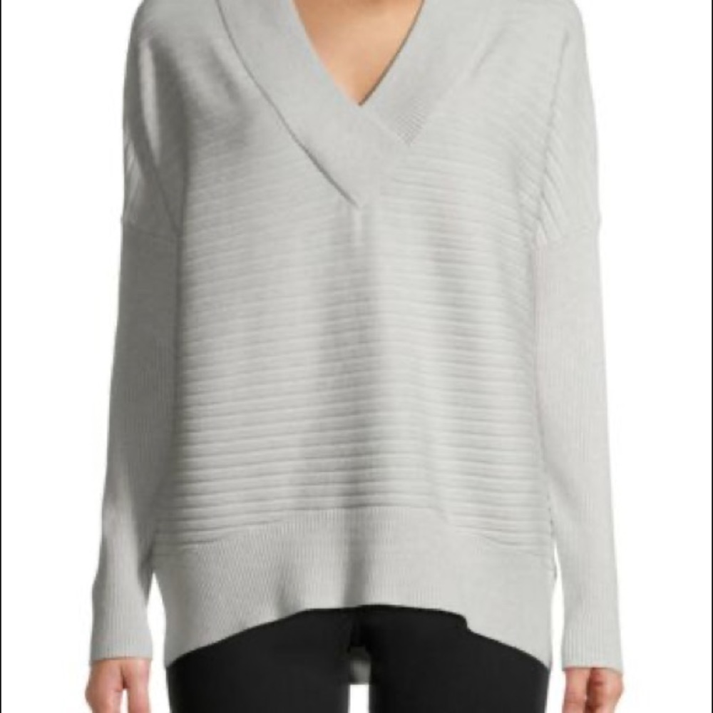Time and Tru V neck